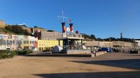 Historische Schiffsdampfuhr am Hafen von Jersey