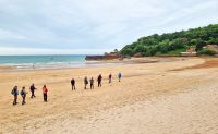 Wanderung über den Strand der St. Brelade's Bay