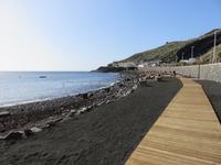 El Hierro - Strand am Hafen von Puerto de La Estaca