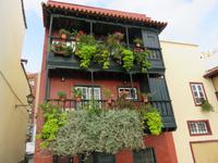 Spaziergang in Santa Cruz de La Palma – Blumenbalkone