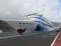 AIDAcara im Hafen von Santa Cruz de La Palma