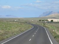 Auf dem Weg zum Mirador der la Haria – links die Insel La Graciosa 