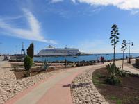 AIDAcara im Hafen von Puerto del Rosario