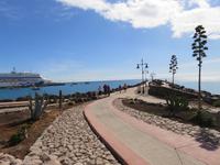 Mole am Hafen von Puerto del Rosario