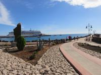 Mole am Hafen von Puerto del Rosario