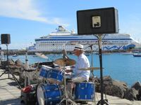 Musiker an der Mole am Hafen von Puerto del Rosario