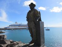 Fischderdenkmal an der Uferpromenade von Puerto del Rosario