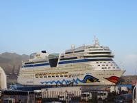 Die AIDAstella im Hafen von Santa Cruz de Tenerife
