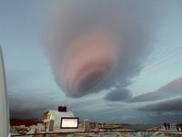 AIDAstella im Hafen von Arrecife auf Lanzarote - nun kommt das Unwetter Foto: Monika Weber