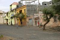 HÃ€userreihe in Sao Filipe &ndash; &copy; Kristin Weigel (Eberhardt TRAVEL)