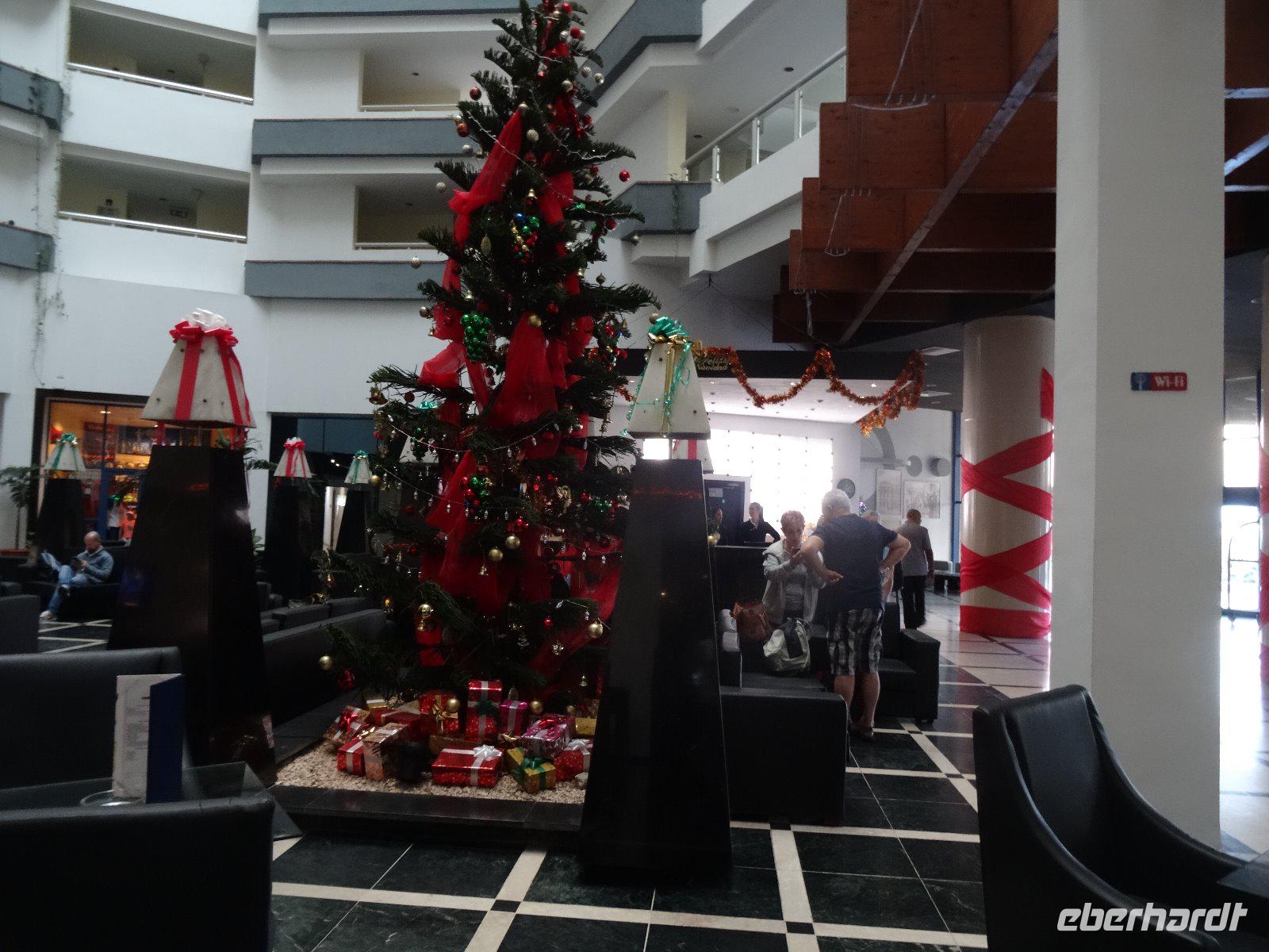 Ankunft im noch weihnachtlich geschmückten Hotel Panorama in Havanna