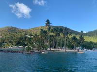 Fahrt durch die Marigot Bay