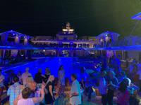 Poolparty bei karibisch warmen Temperaturen