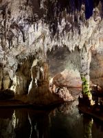 Stalagmiten und Stalagtiten