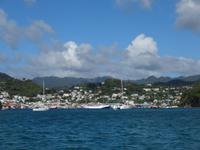 Kurze Bootsfahrt zum Grande Anse Beach