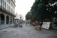 Bücherflohmarkt am Plaza de Armas in Havanna Vieja