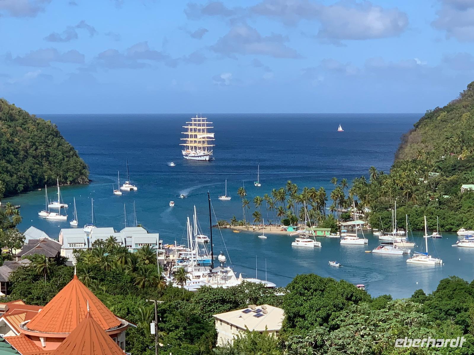 Blick in die Marigot Bay wo die Star Clipper ankert