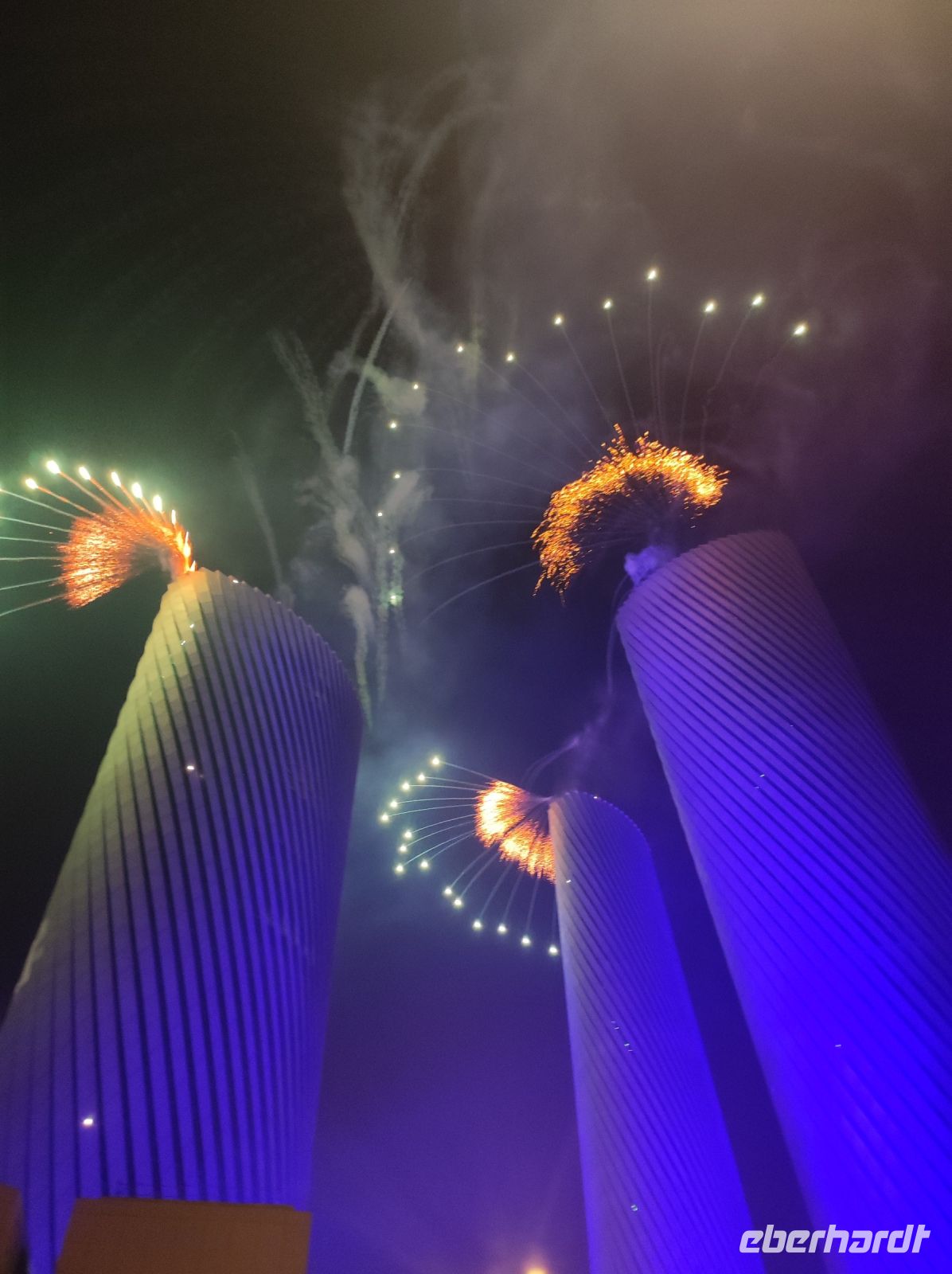 Silvester-Feuerwerk an den Lusail Towers in Doha, Katar