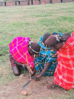 315.2 Massai beim Feuer machen