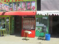 0382 Fahrt von der Massai Mara zum Lake Naivasha - Impressionen am Straßenrand - Fleischer