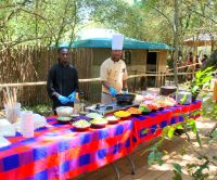 259 Mittagessen im Camp