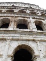 mächtiges Kolosseum in Rom