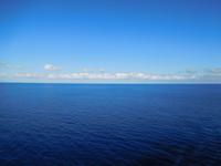 blauer Himmel überm Mittelmeer