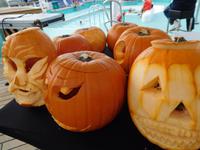 Kürbisse an Deck der Norwegian Epic - Halloween