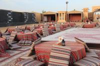 Wüstencamp mit Barbecue und Show