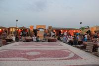 Wüstencamp mit Barbecue und Show