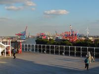 Ausfahrt aus dem Hafen Hamburg