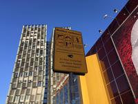 Die Tanzenden Türme und ein Sicherheitshinweis in St. Pauli