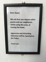 Wir verhalten uns ruhig im Hotel Adelaide