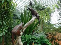 Tierfiguren im Gewächshaus von Gardens by the Bay