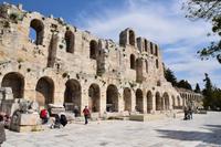 325 Athen, Amphitheater