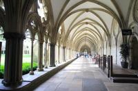 Im Kreuzgang der Kathedrale von Salisbury