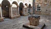 098 Trogir, Innenhof des Rathauses