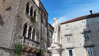 100 Trogir, Cipiko Palast