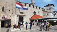103 Trogir, Seetor mit Loggia