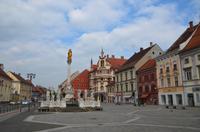 004 Maribor, Rathausplatz mit Gedenksäule für die Opfer der Pest