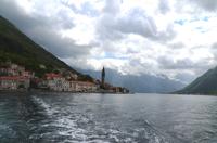 237 Montenegro, Bucht von Kotor, Überfahrt zur Insel Maria vom Felsen, Perast