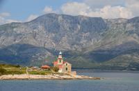 288 Südliche Ende der Insel Hvar mit Leuchtturm und Biokovogebirge