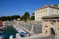 008 Zadar, alte Stadtmauer, Fosa und Venezianisches Landtor