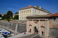 010 Zadar, alte Stadtmauer und Venezianisches Landtor