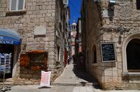 225 Korcula, Hauptgasse mit Campanile