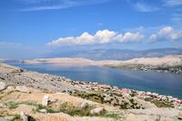 021 Blick über die Insel Pag zum Velebitgebirge