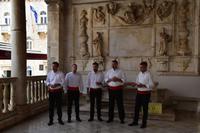 101 Trogir; Klappa in der Loggia