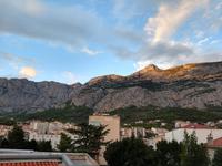 199 Makarska, Abendstimmung bei Bora