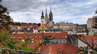 002q Zagreb, Blick von der Oberstadt zur Bischofsstadt
