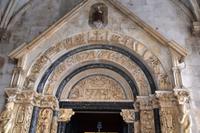 077 Trogir, Kathedrale des Hl. Laurentius, Portal von Meister Radovan